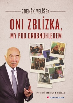 obálka: Oni zblízka, my pod drobnohledem